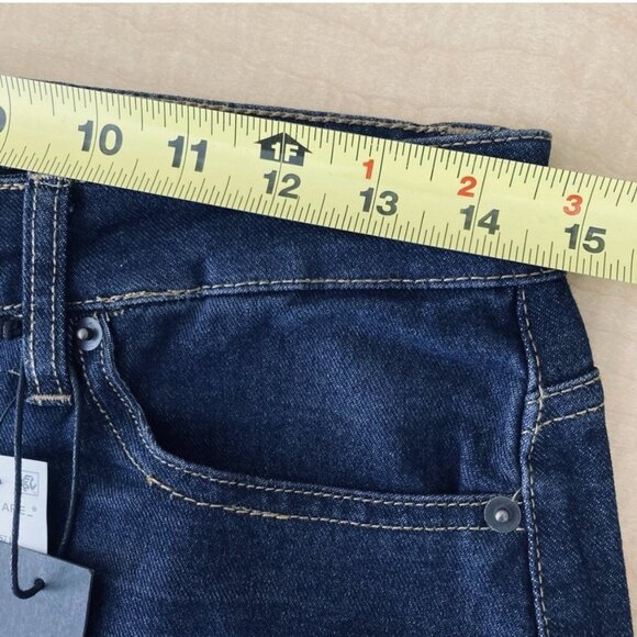 NWT Black Tape Women's Blue Denim Jeans 29 Maya High Rise Relaxed Flare Stretch - Picture 9 of 12